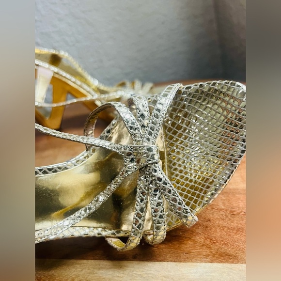 GUESS BY MARCIANO GOLD SNAKESKIN HIGH HEEL SANDALS. ARCHITECTURAL HEEL size 5.5 - Picture 5 of 10